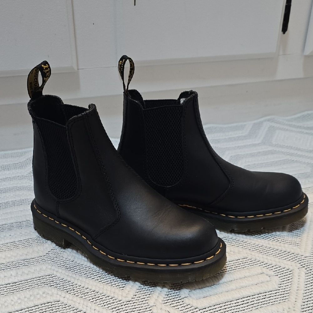 Dr. Martens 2976 Chelsea Boot NWOT!